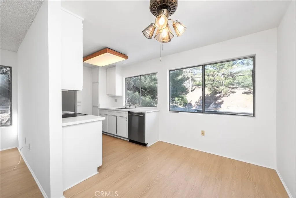 19828 Spanish Oak Drive, Newhall, California 91321 home-pic-8